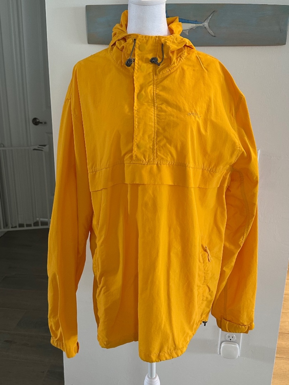 Mens Orvis rain jacket.  size XL